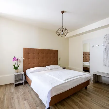 Ruculi - Ruculi Hospitality טיניאלה